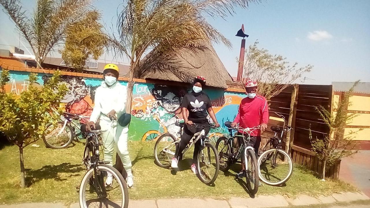 Authentic Bicycle Tours And Backpackers Pansiyon Soweto Dış mekan fotoğraf