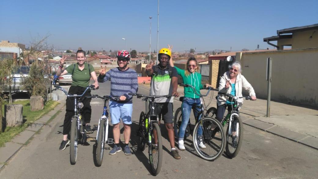 Authentic Bicycle Tours And Backpackers Pansiyon Soweto Dış mekan fotoğraf