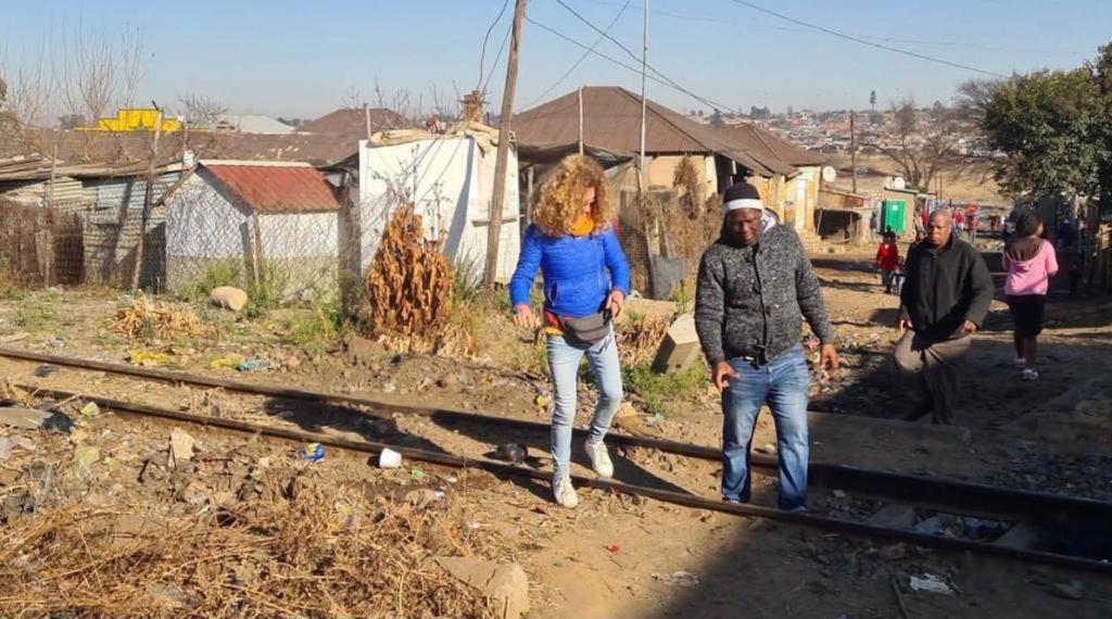 Authentic Bicycle Tours And Backpackers Pansiyon Soweto Dış mekan fotoğraf