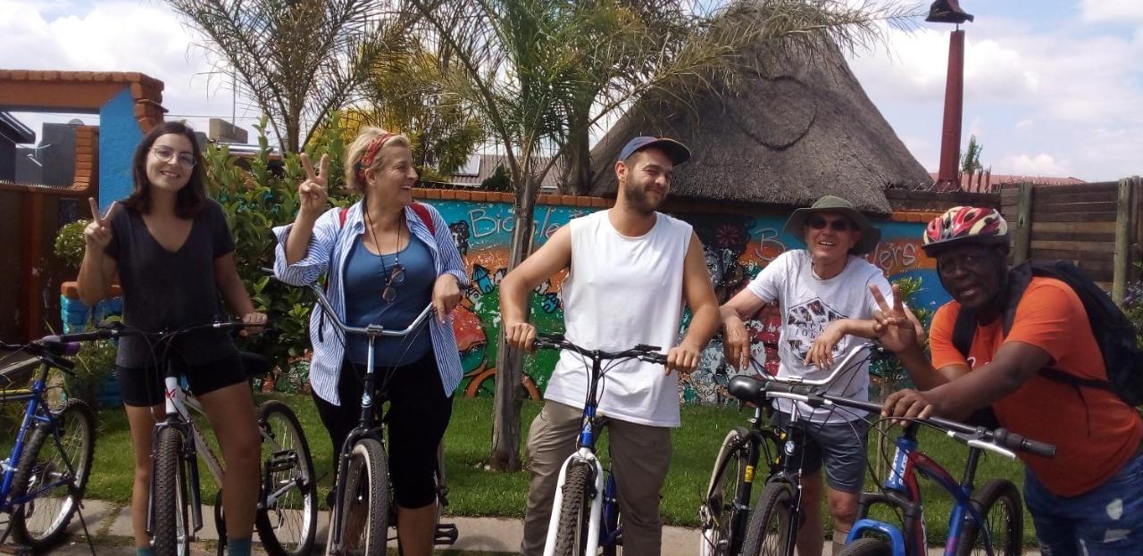 Authentic Bicycle Tours And Backpackers Pansiyon Soweto Dış mekan fotoğraf