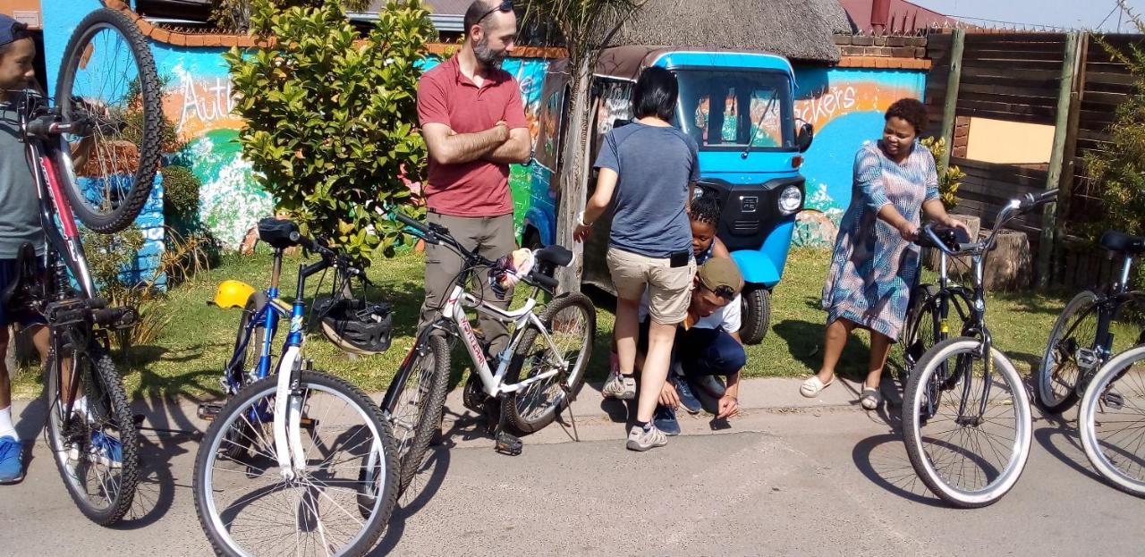 Authentic Bicycle Tours And Backpackers Pansiyon Soweto Dış mekan fotoğraf