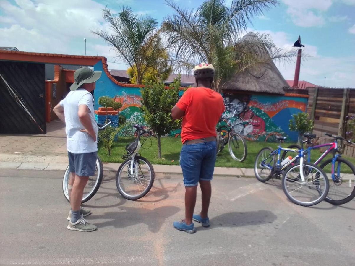 Authentic Bicycle Tours And Backpackers Pansiyon Soweto Dış mekan fotoğraf