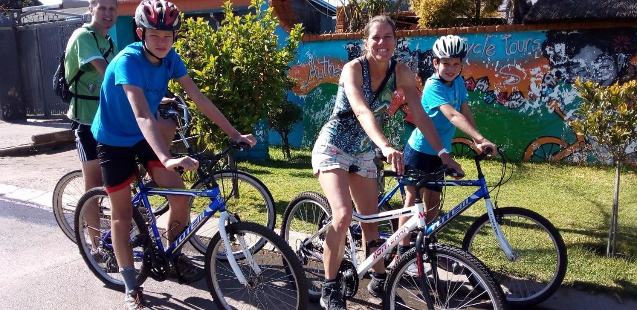Authentic Bicycle Tours And Backpackers Pansiyon Soweto Dış mekan fotoğraf