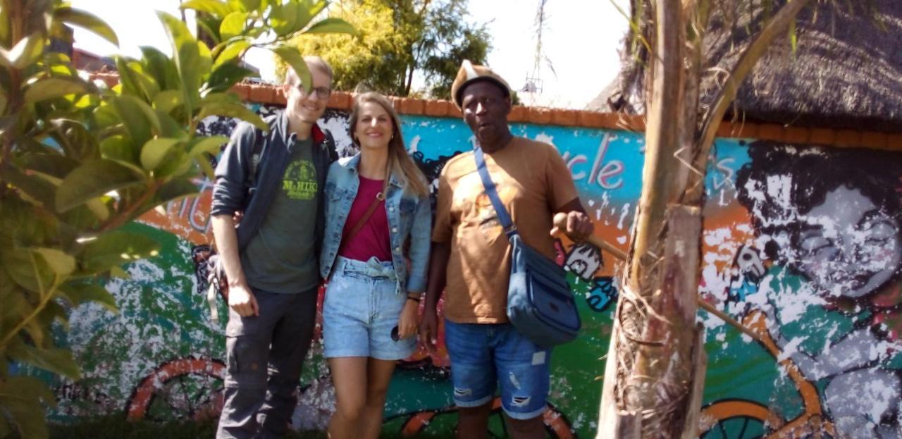 Authentic Bicycle Tours And Backpackers Pansiyon Soweto Dış mekan fotoğraf