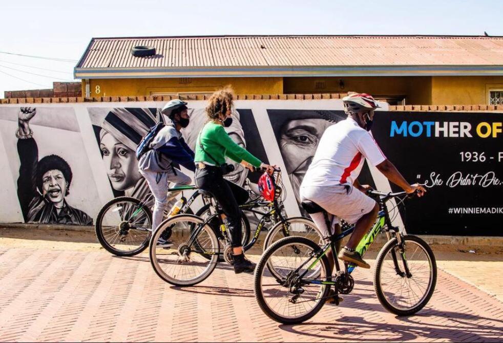 Authentic Bicycle Tours And Backpackers Pansiyon Soweto Dış mekan fotoğraf