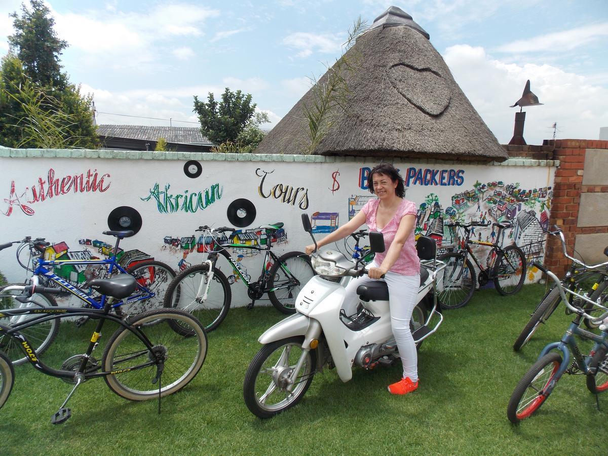 Authentic Bicycle Tours And Backpackers Pansiyon Soweto Dış mekan fotoğraf