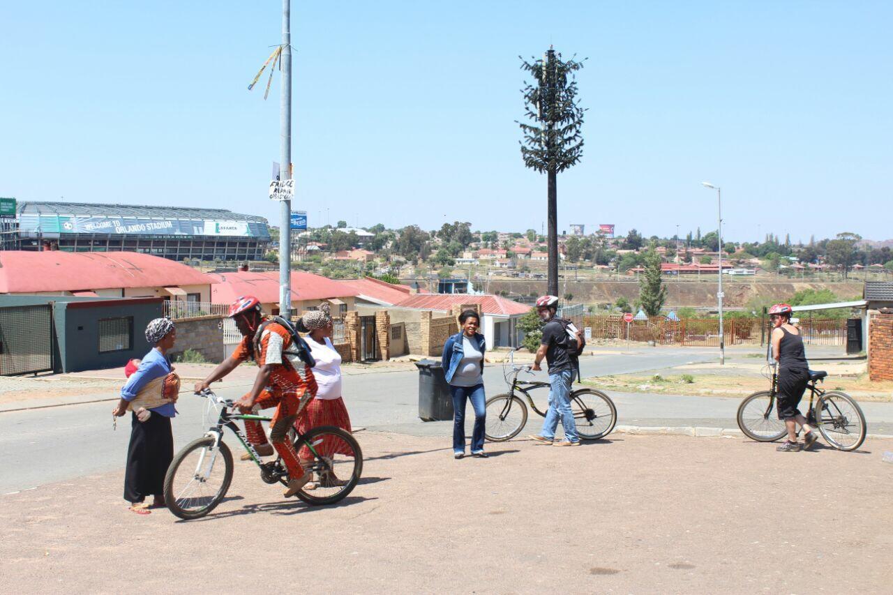 Authentic Bicycle Tours And Backpackers Pansiyon Soweto Dış mekan fotoğraf