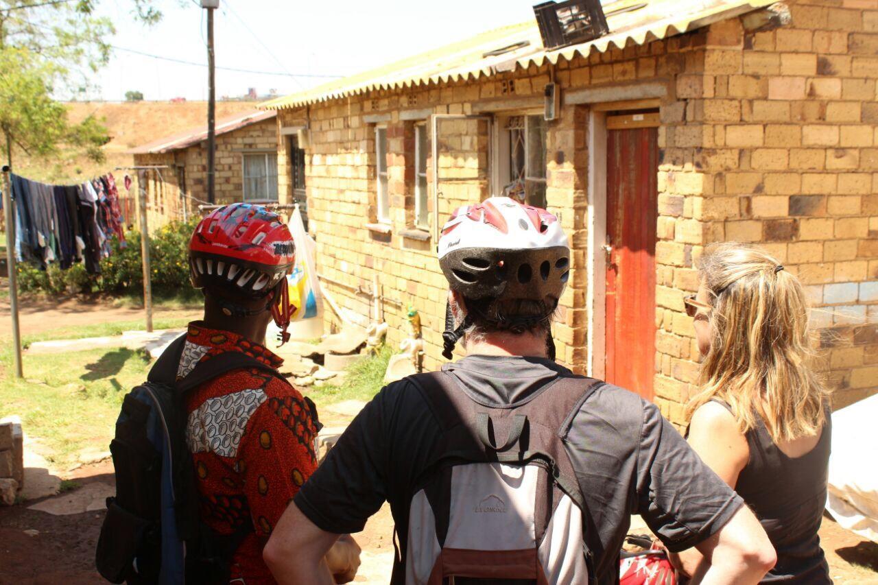 Authentic Bicycle Tours And Backpackers Pansiyon Soweto Dış mekan fotoğraf