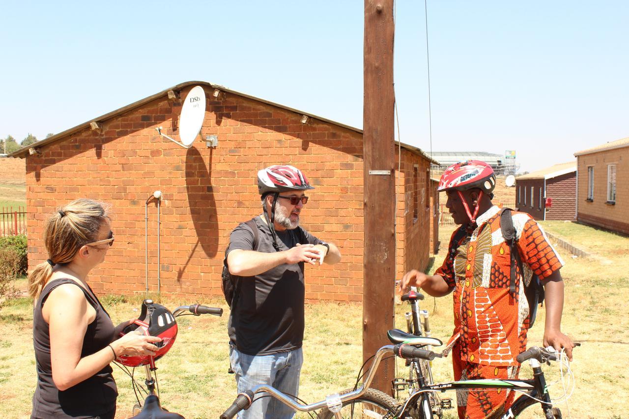 Authentic Bicycle Tours And Backpackers Pansiyon Soweto Dış mekan fotoğraf