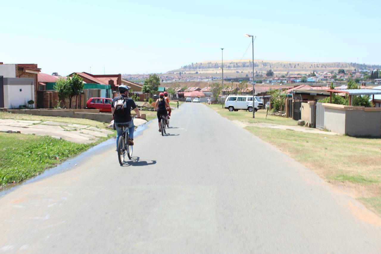 Authentic Bicycle Tours And Backpackers Pansiyon Soweto Dış mekan fotoğraf