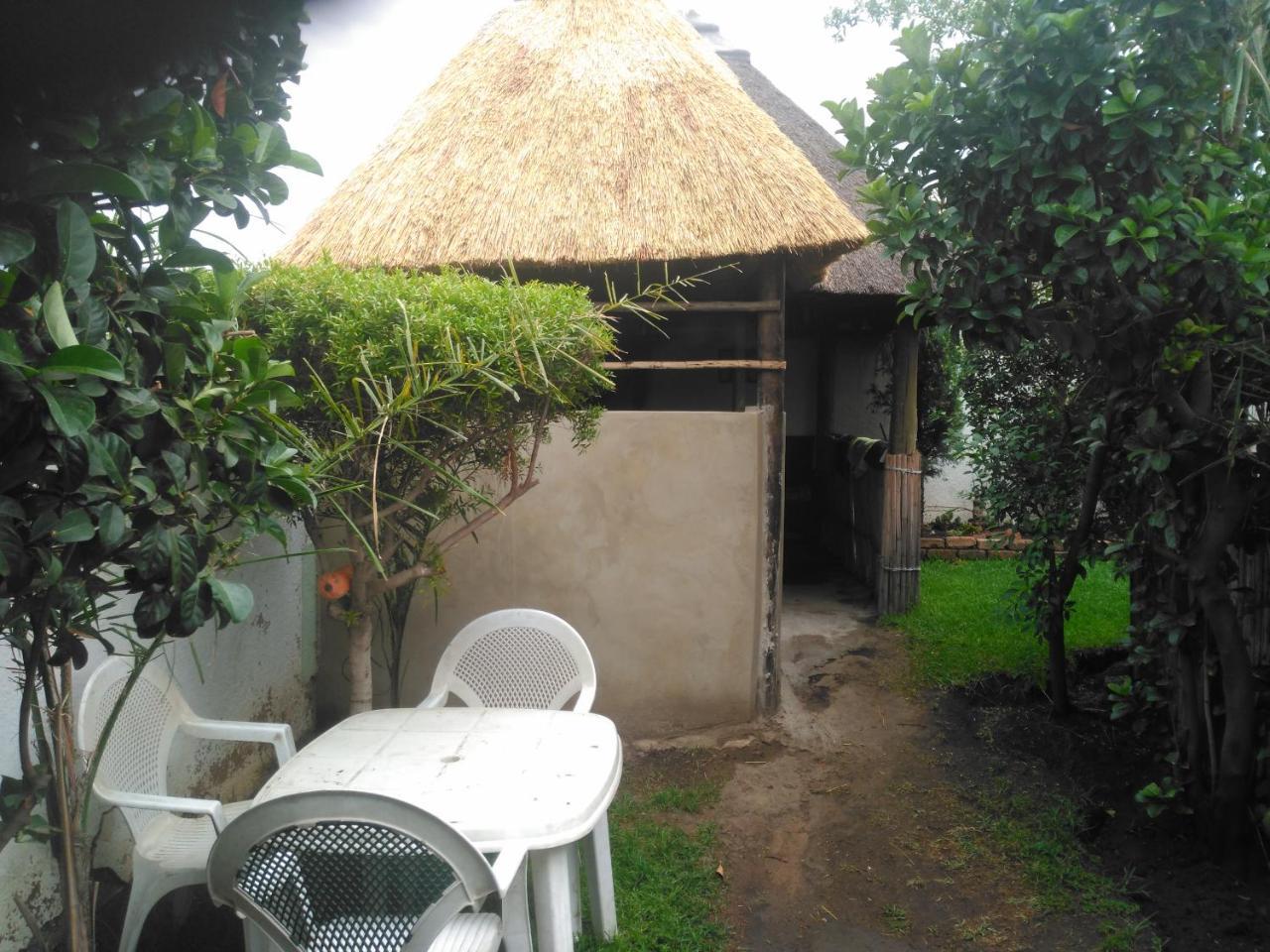 Authentic Bicycle Tours And Backpackers Pansiyon Soweto Dış mekan fotoğraf
