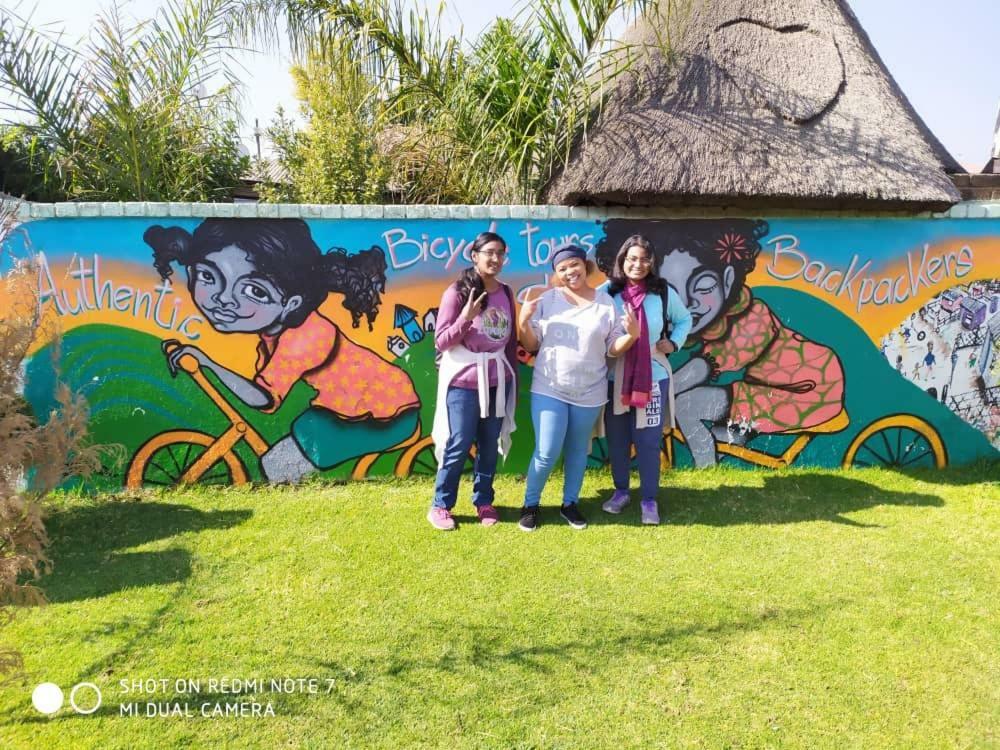Authentic Bicycle Tours And Backpackers Pansiyon Soweto Dış mekan fotoğraf